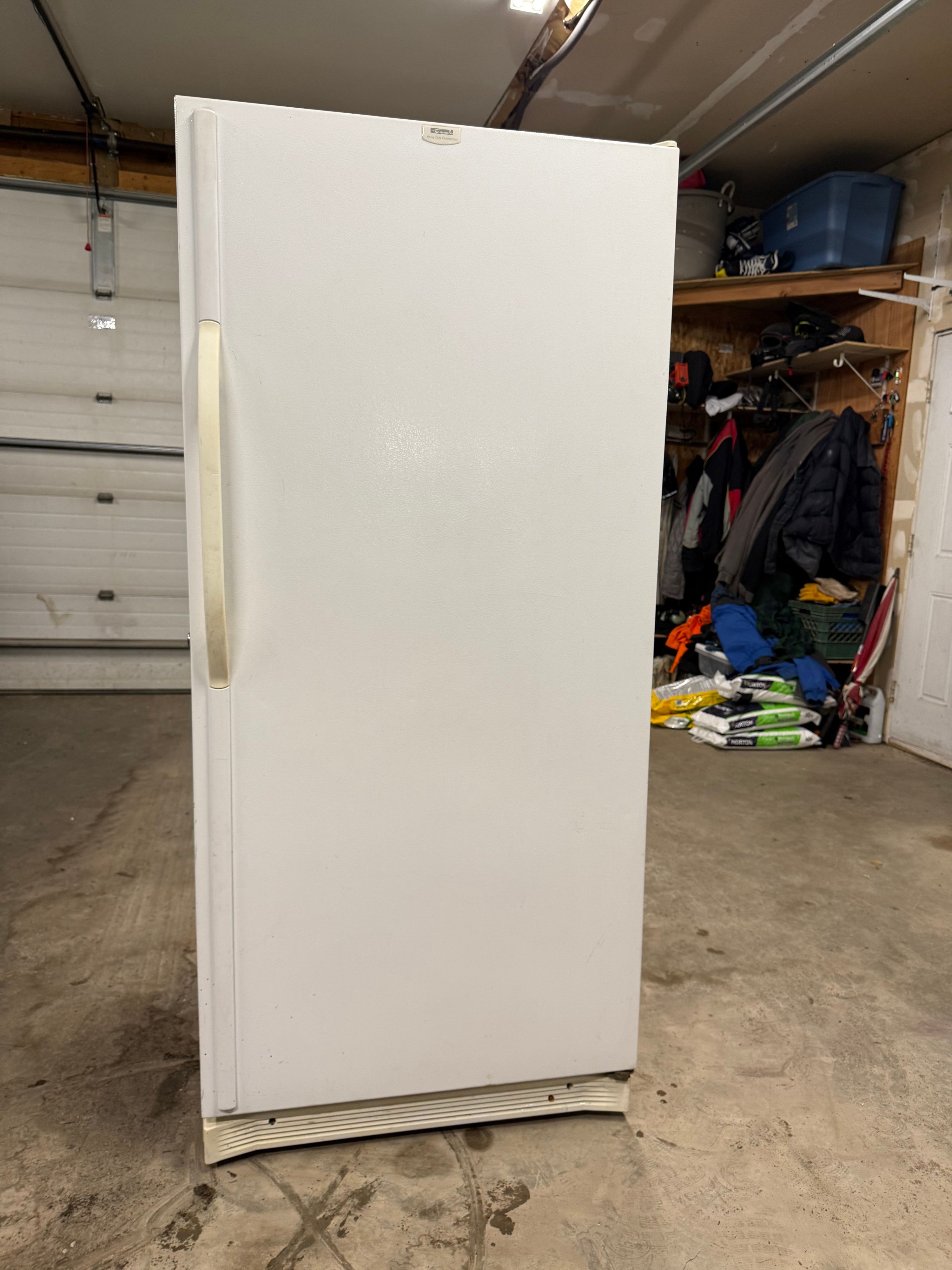 Free Heavy Duty Freezer, Manual Defrost, Meadow Lakes Pickup