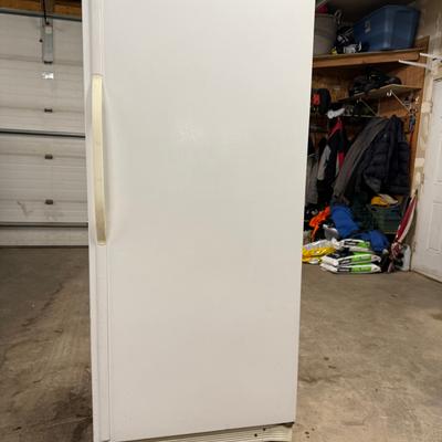 Free Heavy Duty Freezer, Manual Defrost, Meadow Lakes Pickup